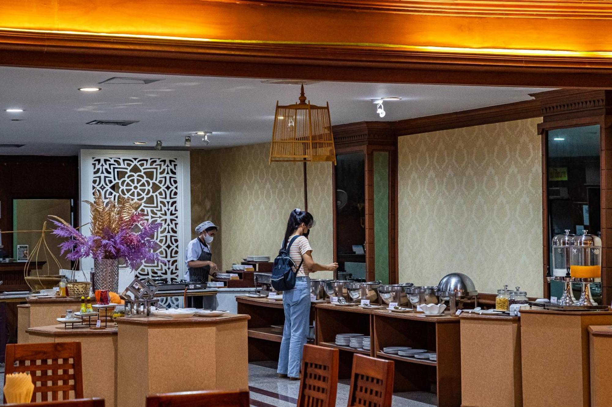 Thong Tarin Hotel Сурін Екстер'єр фото