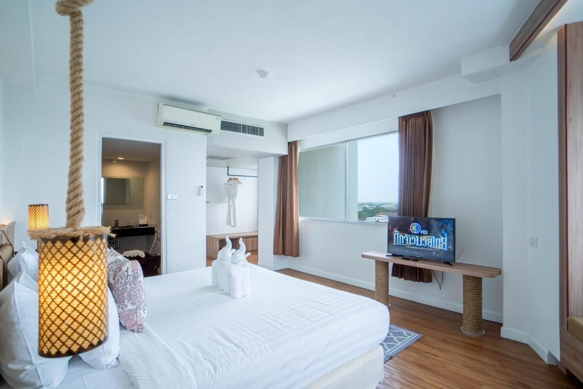 Thong Tarin Hotel Сурін Екстер'єр фото