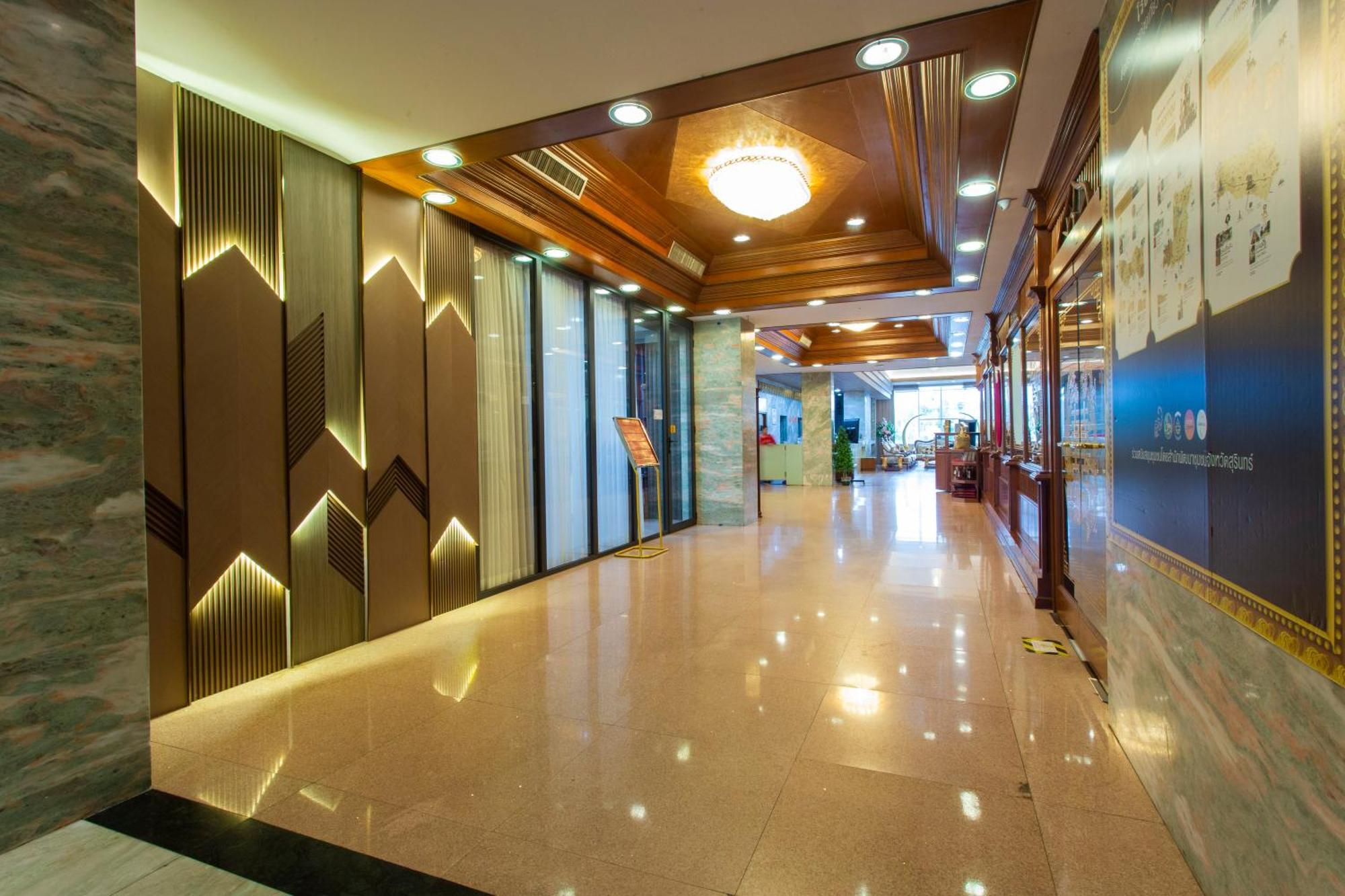 Thong Tarin Hotel Сурін Екстер'єр фото