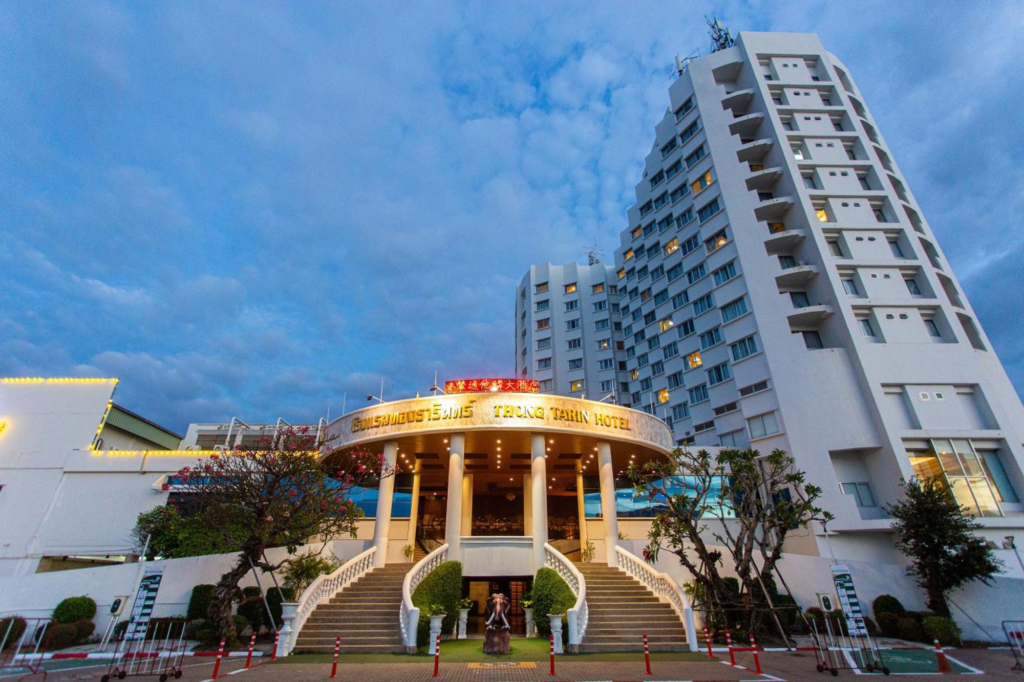 Thong Tarin Hotel Сурін Екстер'єр фото