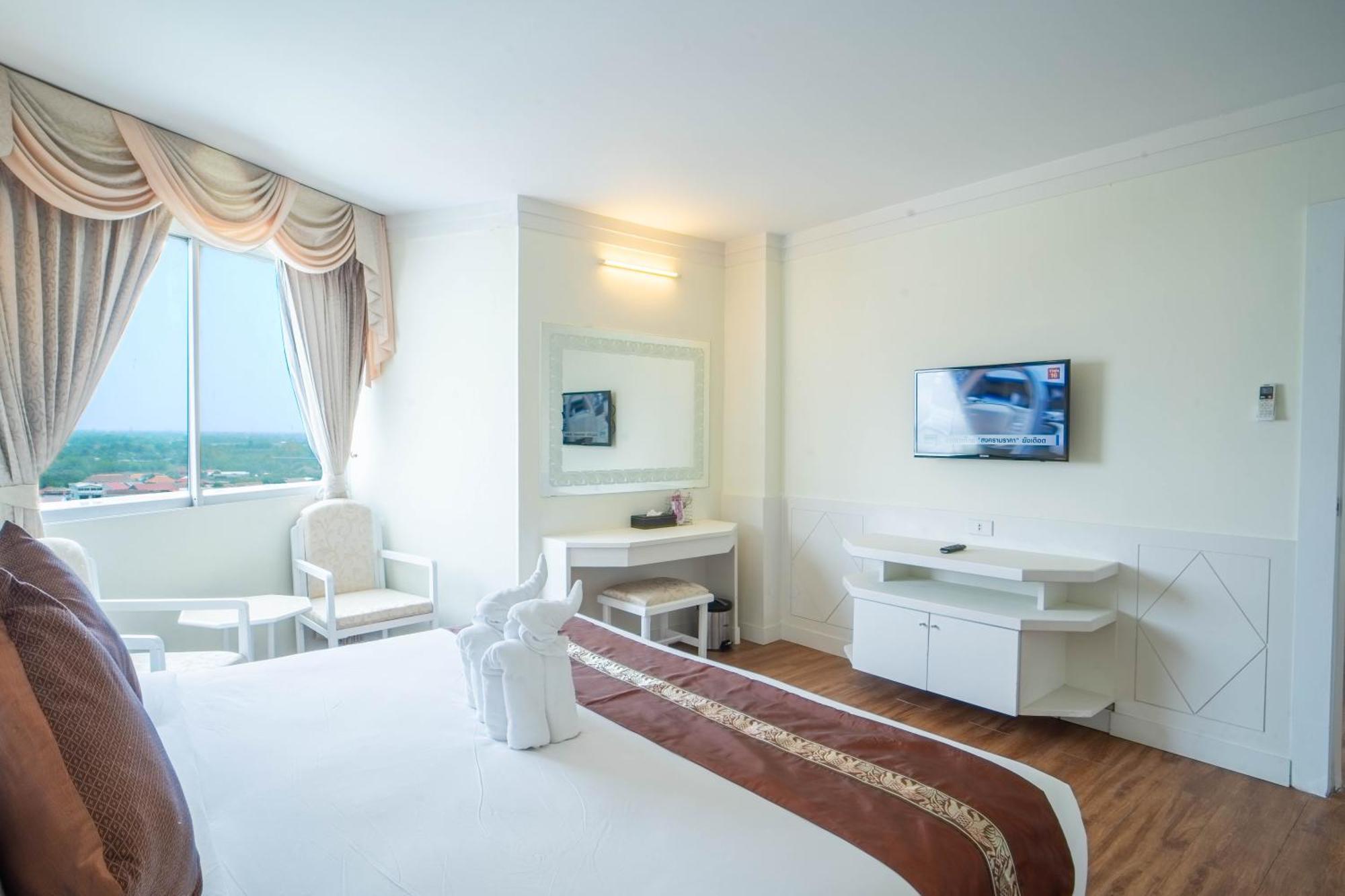 Thong Tarin Hotel Сурін Екстер'єр фото
