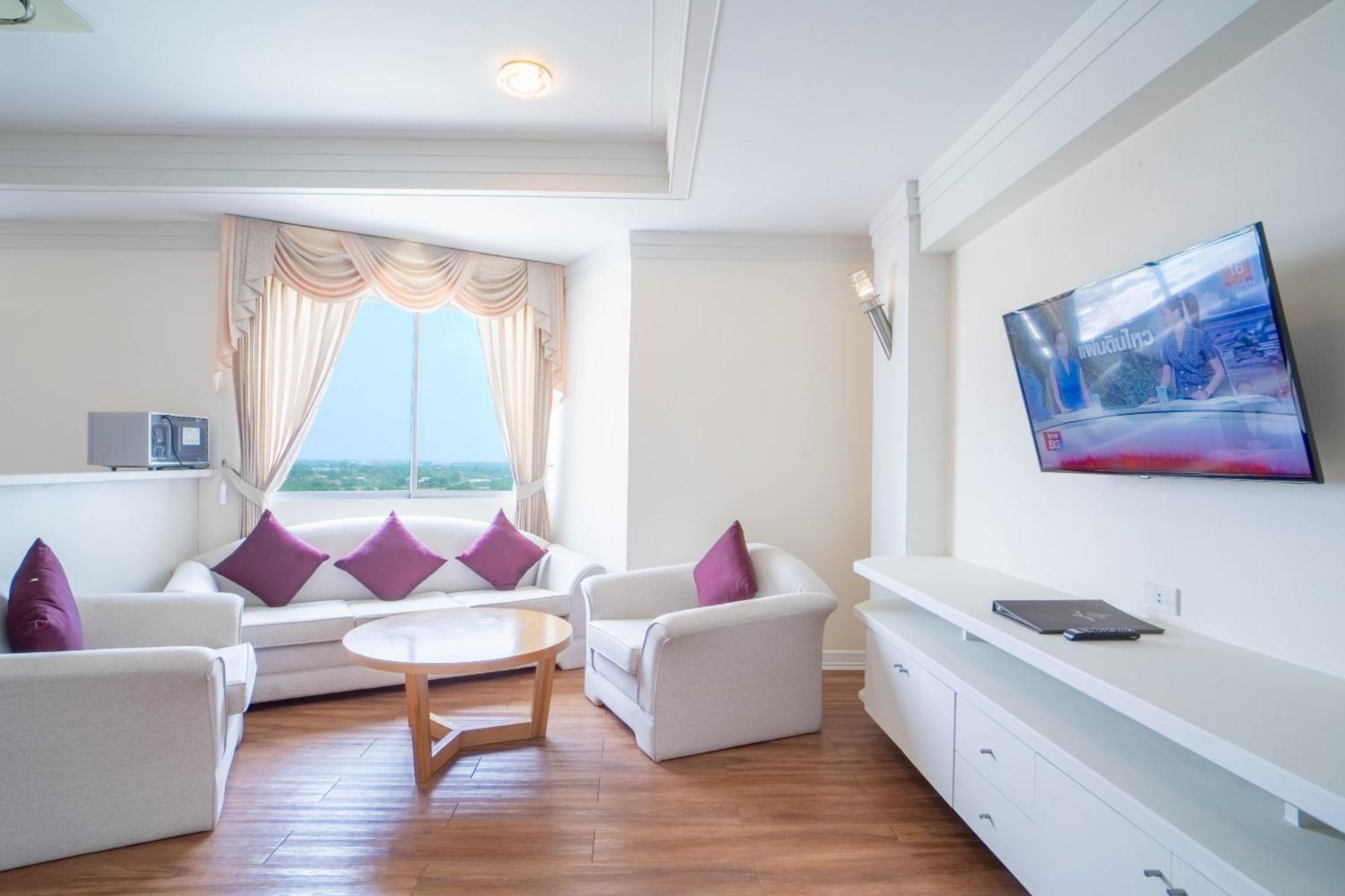Thong Tarin Hotel Сурін Екстер'єр фото