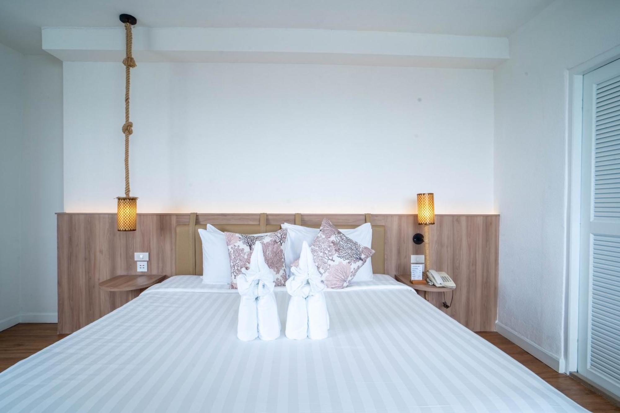 Thong Tarin Hotel Сурін Екстер'єр фото