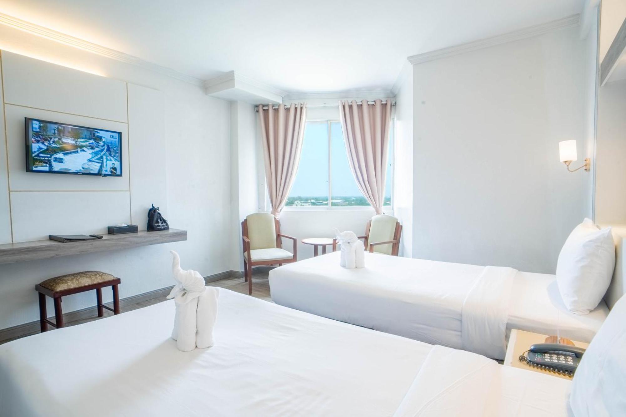 Thong Tarin Hotel Сурін Екстер'єр фото