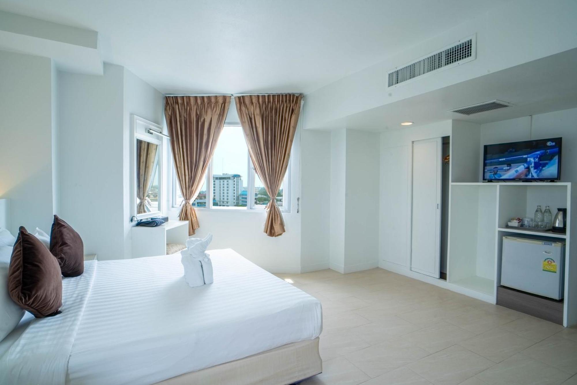Thong Tarin Hotel Сурін Екстер'єр фото