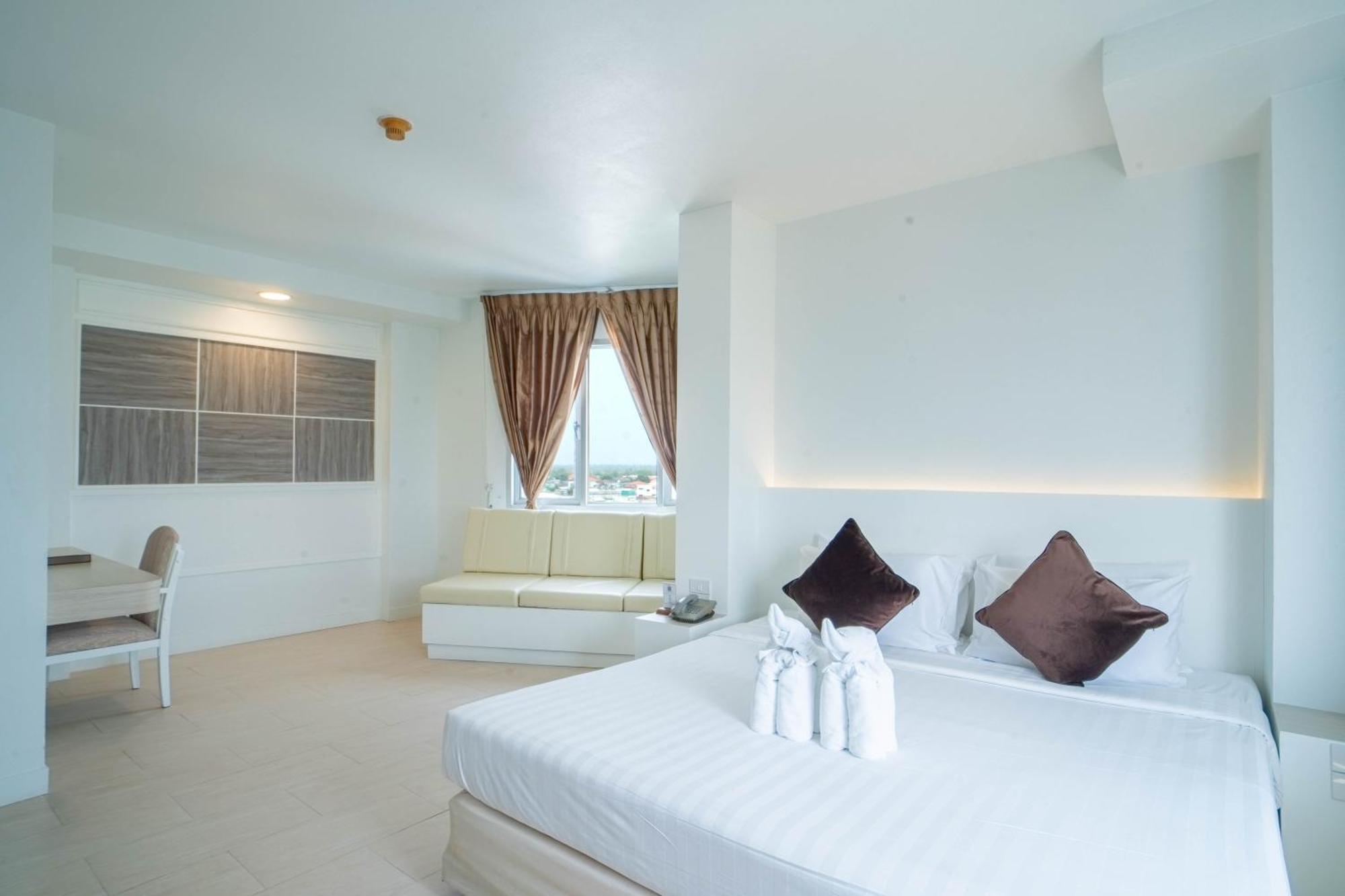 Thong Tarin Hotel Сурін Екстер'єр фото